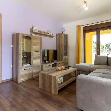 Villa Modern Eve In With Pool Near The *