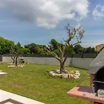 Modern Eve In With Pool Near The Medulin