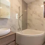 Modern Eve In With Pool Near The Villa