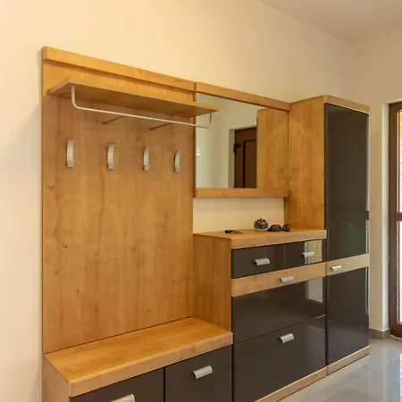 Villa Modern Eve In With Pool Near The Medulin