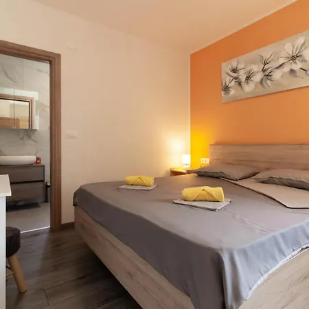 Modern Eve In With Pool Near The * Medulin