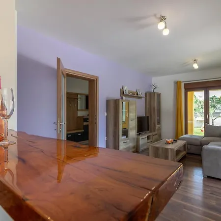 Villa Modern Eve In With Pool Near The