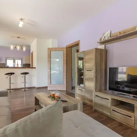 Villa Modern Eve In With Pool Near The